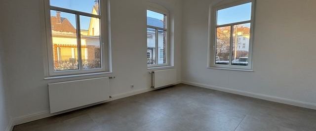 SCHADE IMMOBILIEN - Erstbezug nach Renovierung! 3-Zi-Whg. im Zentrum von Plettenberg zu vermieten! - Photo 1