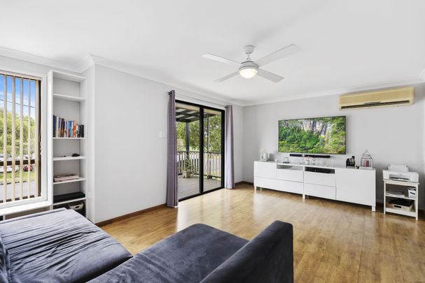 5 BEDROOM HOME & THE POOL - Photo 1