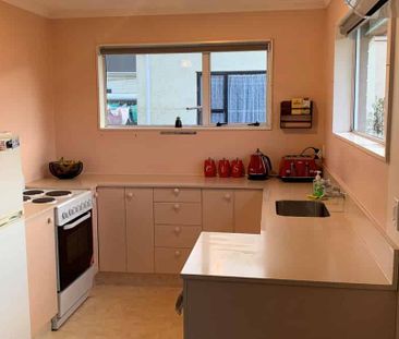 Sun, space and convenience - Photo 5