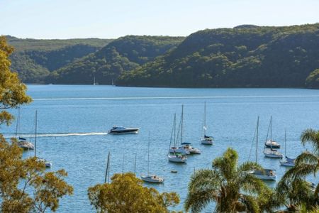 4 Bedroom Waterfront Home with Direct Water Access - Photo 4