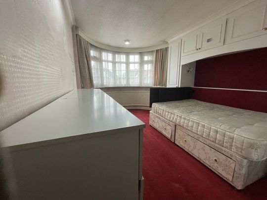 Room in a Shared House, Exeter Road, HA2 - Photo 1