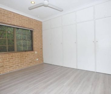 Whisper quiet 3-bed family home with cabana (granny flat) - Photo 4