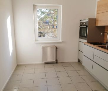 Zwei Zimmerwohnung mit neuer Küche zu vermieten! - Photo 2