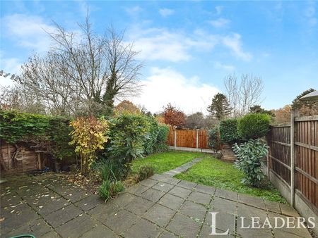 3 bedroom house to rent Ram Gorse, Harlow, Essex, CM20 - Photo 2