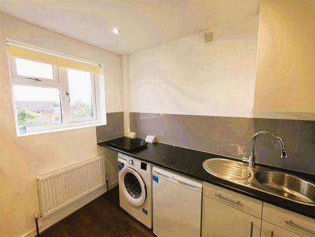 Studio to rent - Photo 3