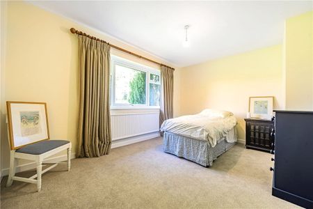 Spacious detached bungalow in a rural location in sought after Inkpen, with views to Combe Gibbet. - Photo 4