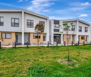 7 Rakia Lane, Fraser Rise VIC 3336 - Townhouse For Rent | Domain - Photo 4