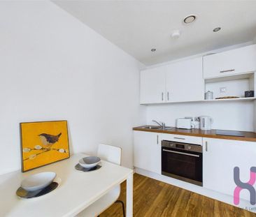 Property to rent - Photo 2