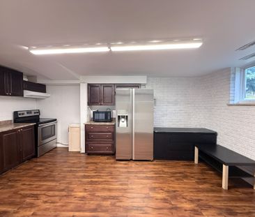For Lease - 52 Yongehurst Road Unit# BSMT #2, Richmond Hill, Ontario - Photo 5