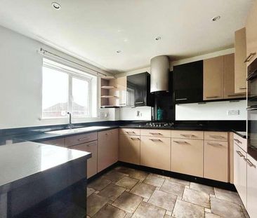 Deverills Way, Langley, SL3 - Photo 6