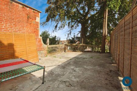 House share to rent - Photo 3