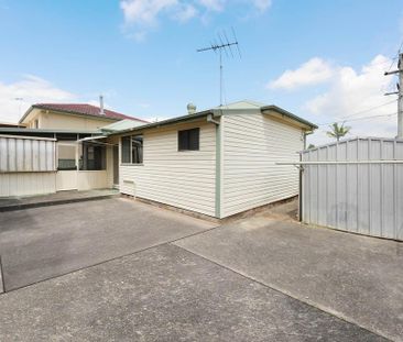 31 Junction Rd, Moorebank NSW 2170 - House For Rent | Domain - Photo 2