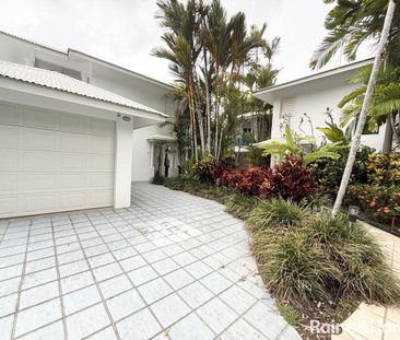 3 BEDROOM : 2 BATHROOM : FULLY FURNISHED : POOL : CLOSE TO BEACH - Photo 3