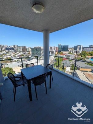 1 Bed & Bath + 1Study + 1 Park Corner Room - Photo 1