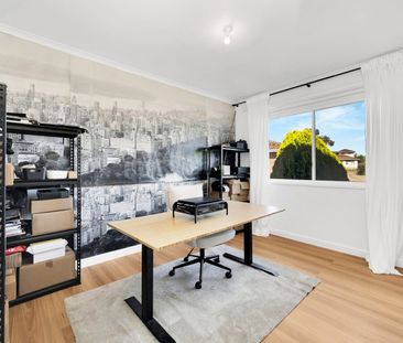 Charming 2-Bedroom Property with Built-in Wardrobes in Lalor - Photo 1