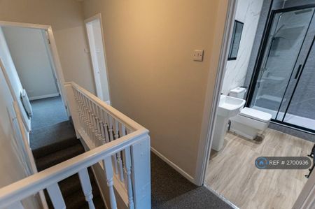 3 bedroom terraced house to rent - Photo 5