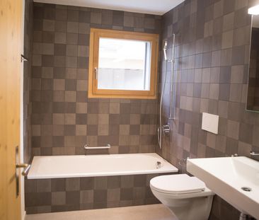 4.5 Zimmer Gartenwohnung mit schöner Aussicht in Versam - Foto 3