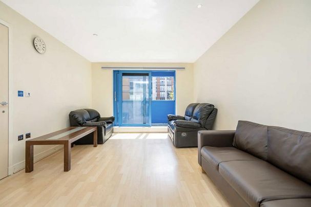 3 bedroom flat to rent - Photo 1