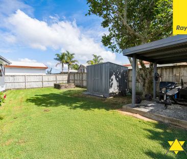 Three Bedrooms and One Bathroom in Ranui! FULLY FENCED! - Photo 6