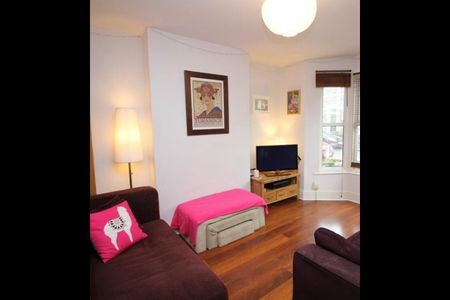 3 Bed Terraced House, Grove Park Terrace, BS16 - Photo 2