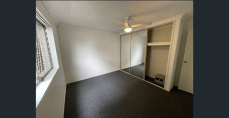 2 BEDROOM UNIT WITH 2 SECURE CARPARKS - SOUTHPORT - Photo 2
