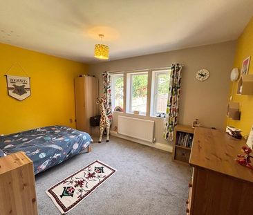 6 bedroom detached house to rent - Photo 5