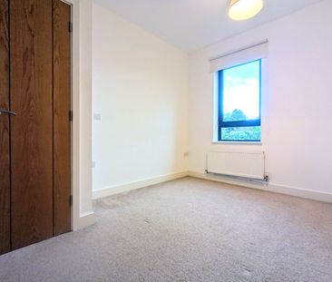 Fairway, Bristol, Somerset, BS4 - Photo 1