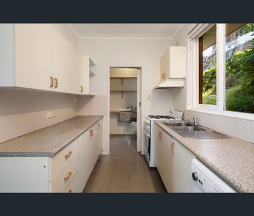 18 Ellen Street, Curl Curl, NSW 2096 - Photo 1