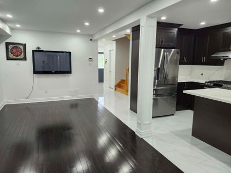 For Lease - 99 Corkwood Crescent, Vaughan, Ontario - Photo 4