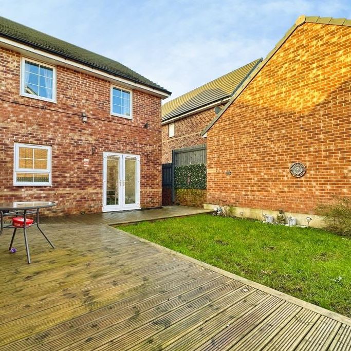 4 bedroom detached house to rent - Photo 1