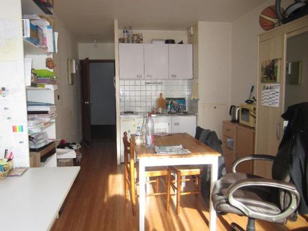 Location Appartement 1 pièce 21m² BORDEAUX 33000 - Photo 2