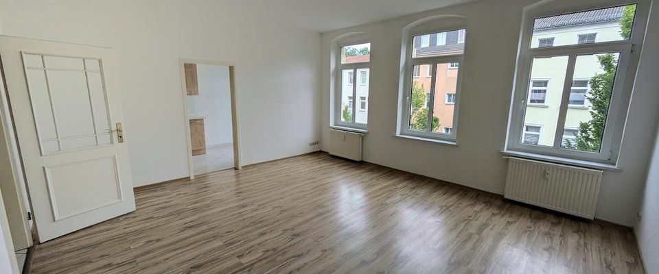 ++ schöne 3-Raum Wohnung mit Einbauküche, Balkon & Aufzug - nahe dem Hauptbahnhof ++ - Photo 1