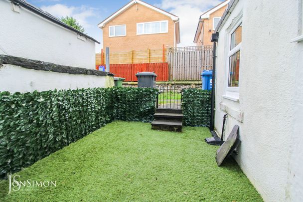 Bolton Road West, Ramsbottom - Photo 1