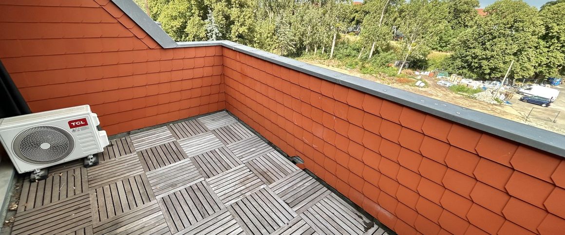 Charmante 2-Raum-Dachgeschosswohnung mit Balkon und Stellplatz ! - Photo 1
