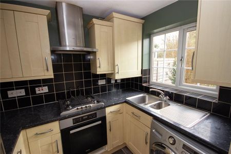 2 bedroom terraced house to rent - Photo 2
