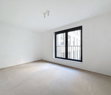 Appartement te huur in Ixelles - Photo 2