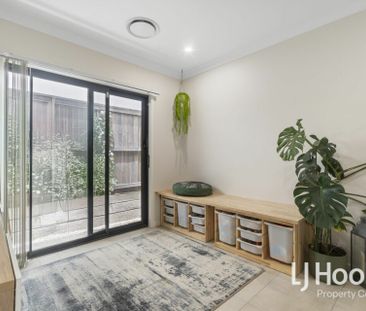 Beautiful Low Set Home - Photo 5