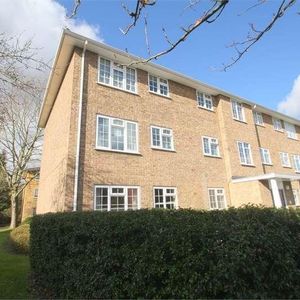 Lark Avenue, Staines-upon-thames, TW18 - Photo 2