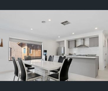 Stylish Family Living in a Prime Truganina Location - Photo 4