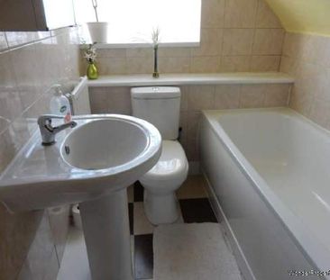 3 bedroom property to rent in London - Photo 5