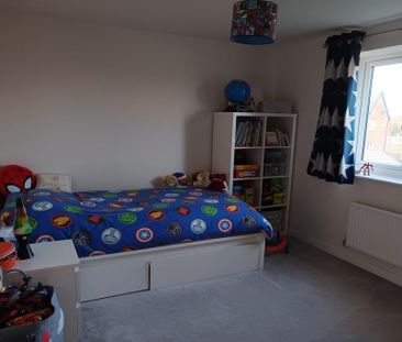 3 bedroom semi-detached house to rent - Photo 4