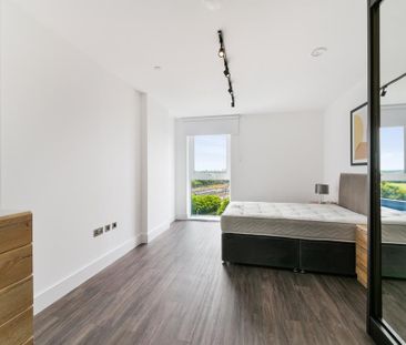 3 bedroom flat to rent - Photo 3