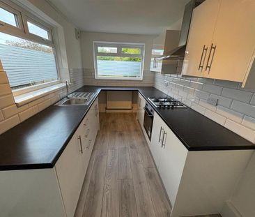 2 bedroom terraced house to rent - Photo 3