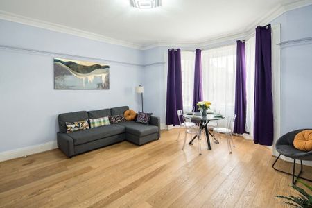 3 Bed Flat, Cromwell Road, SW7 - Photo 3