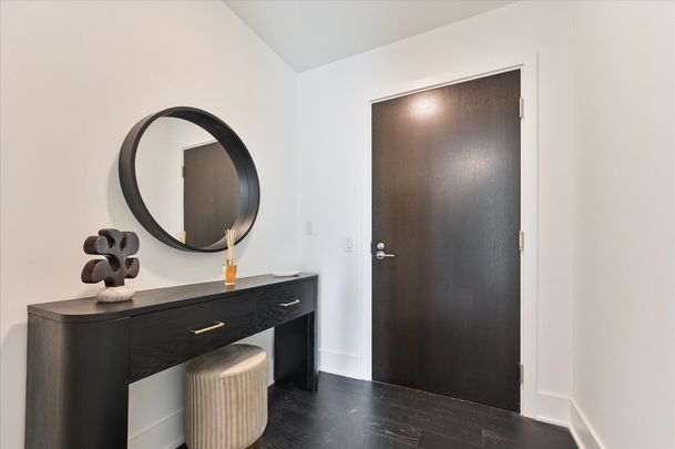 For Lease - 11 Yorkville Avenue Unit# 4707, Toronto, Ontario - Photo 1