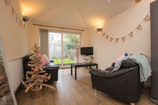 A stylish six bed property in a prime location. - Photo 1