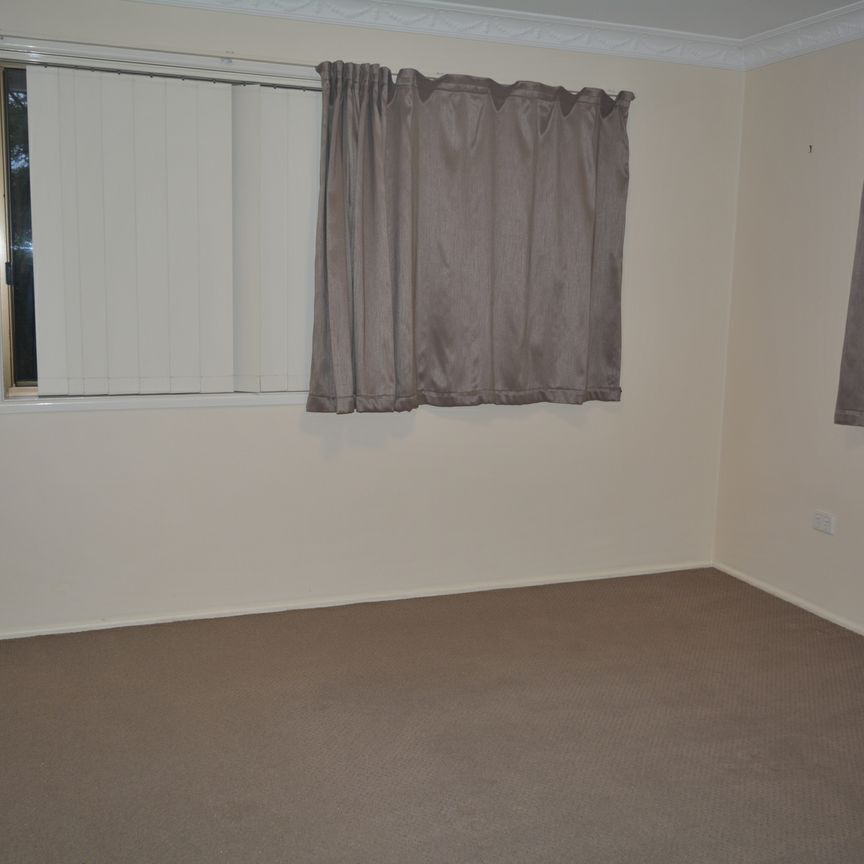 12 Ballin Drive, CENTENARY HEIGHTS - Photo 1