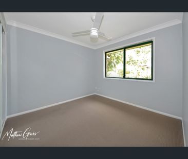 Amazing 4 bedroom family home with inground pool - Photo 4