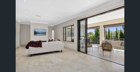 Spacious Family Home with Entertainer's Backyard in Prime Oatlands - Photo 4