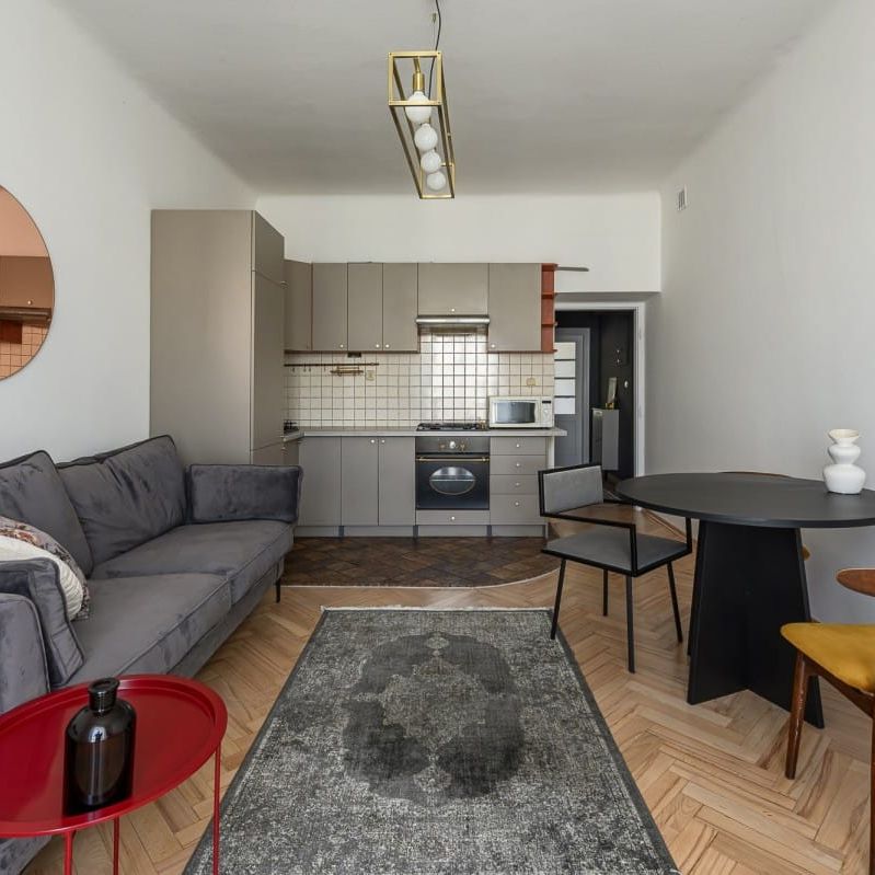 Filtry|Po remoncie|Kamienica|Balkon|2,9 m wysokie 38 m² - Photo 1